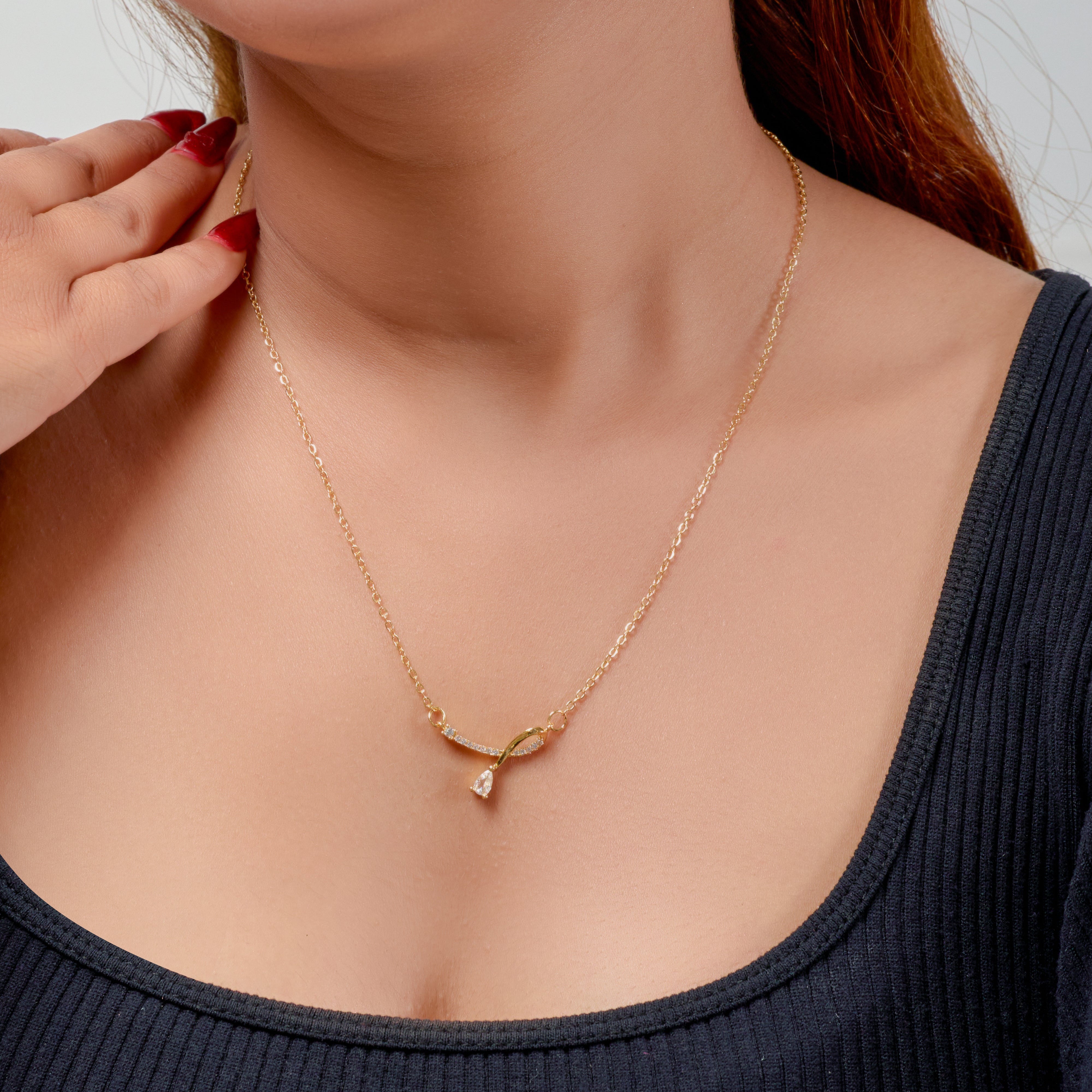 Liora drop Necklace