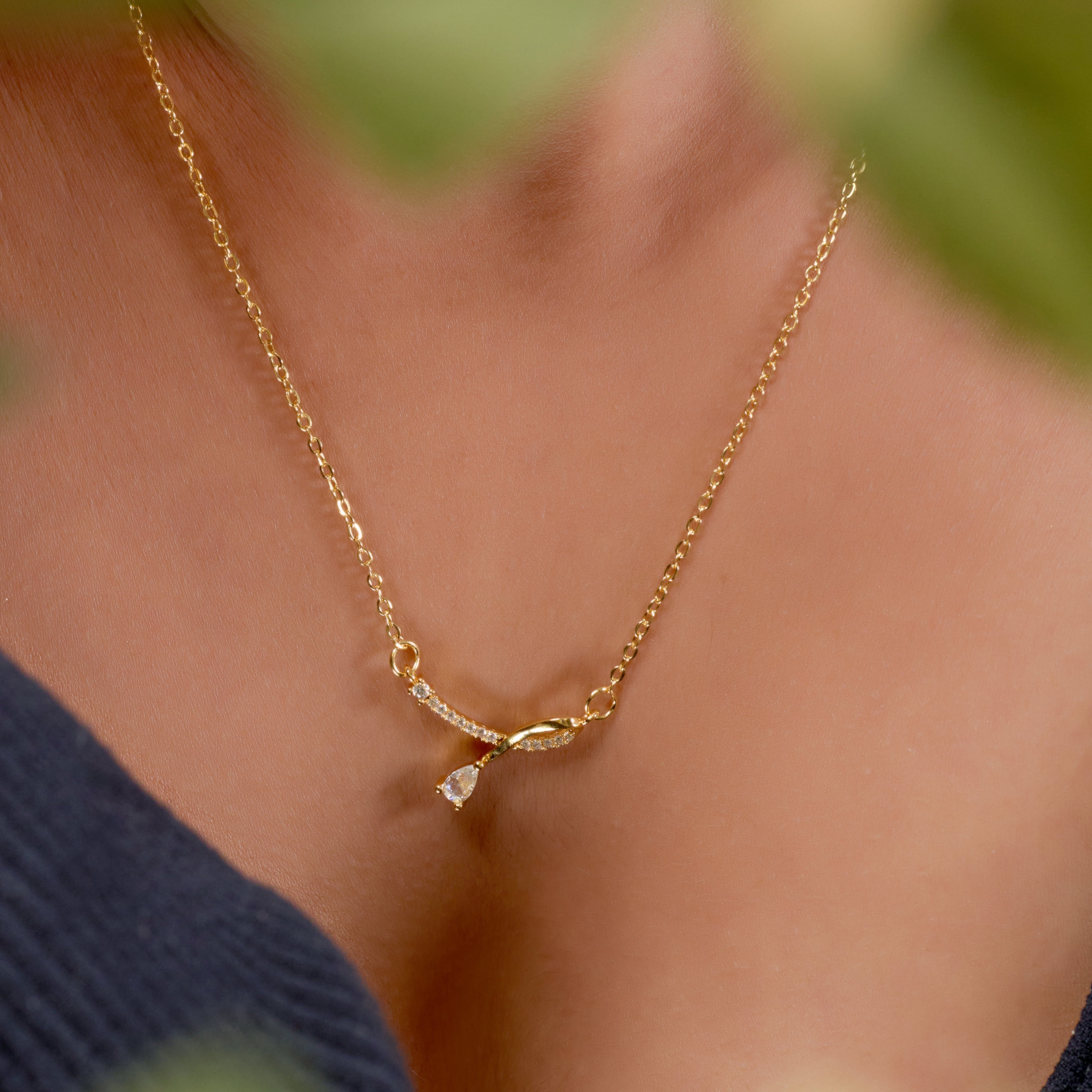Liora drop Necklace