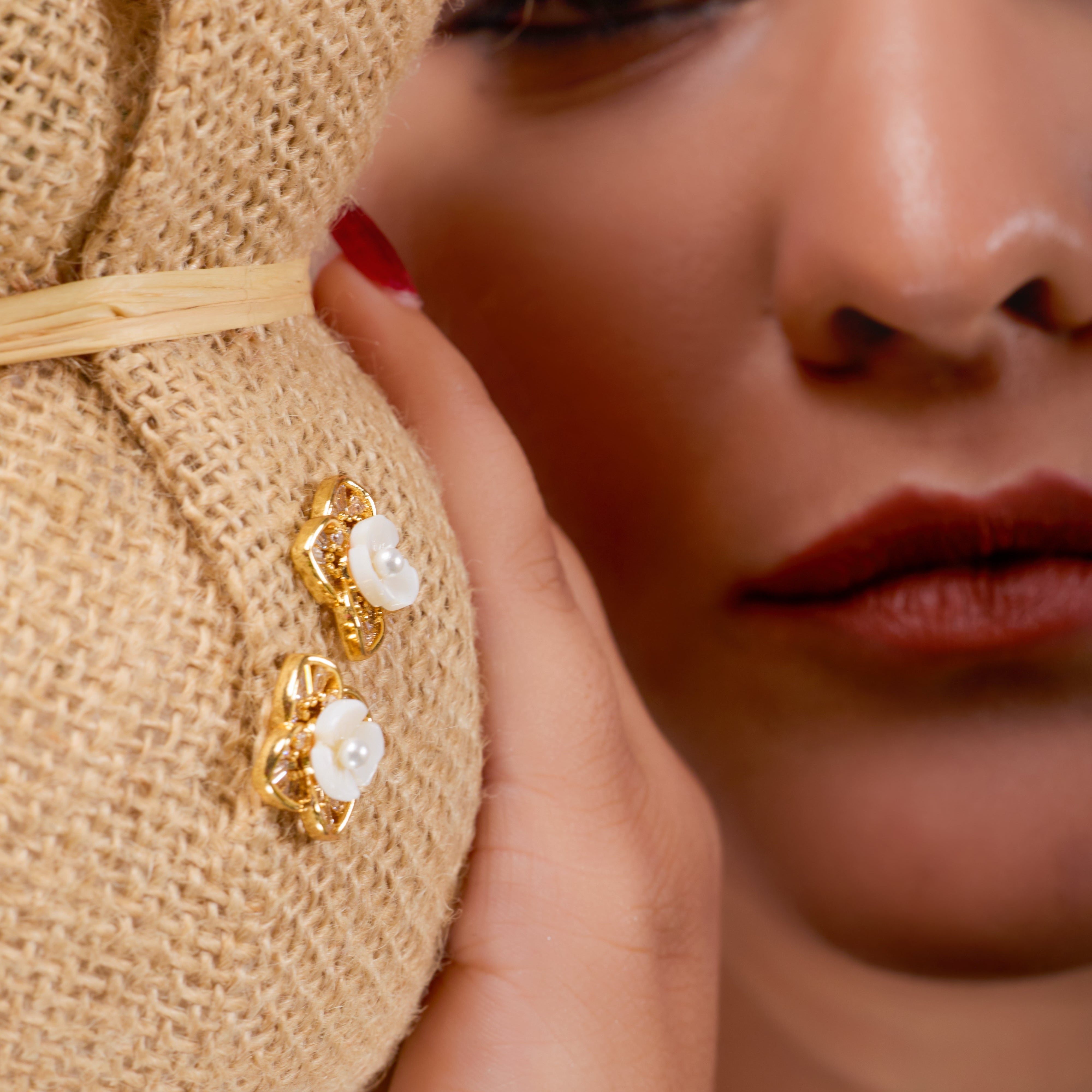 Eterna Bloom Pearl Stud Earrings