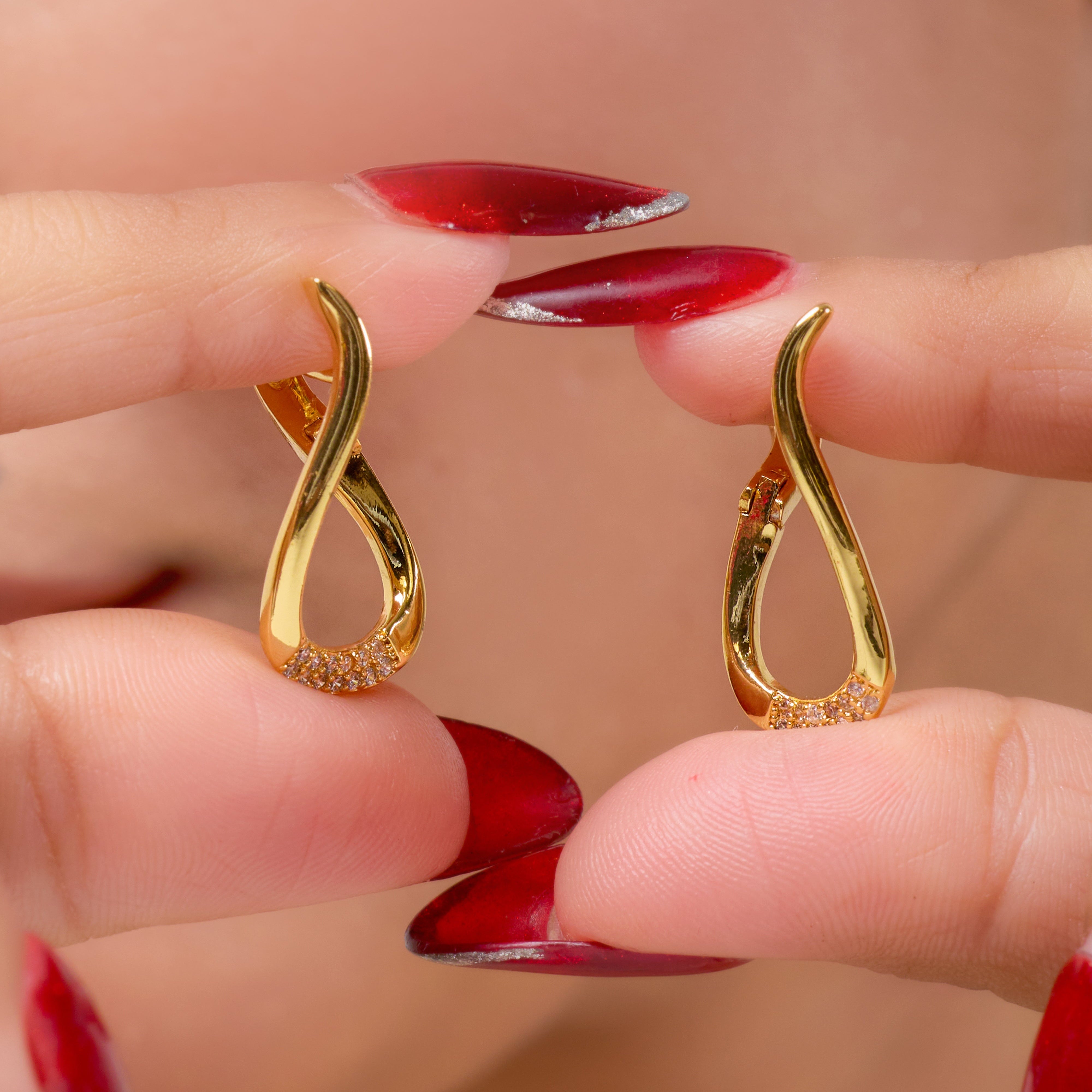 LuxeWave S-Curve Diamond Earrings