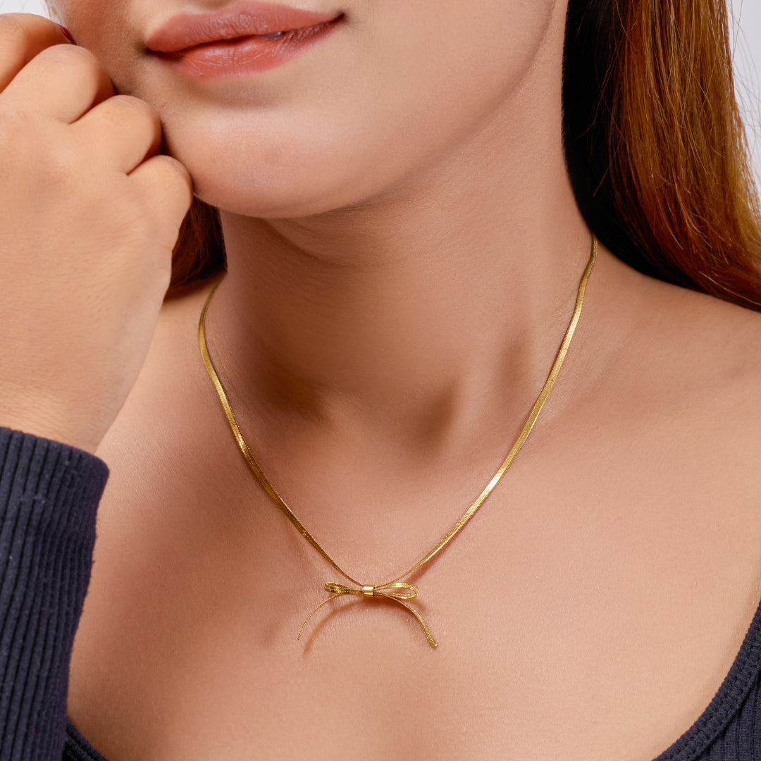 Snake Bow Necklace