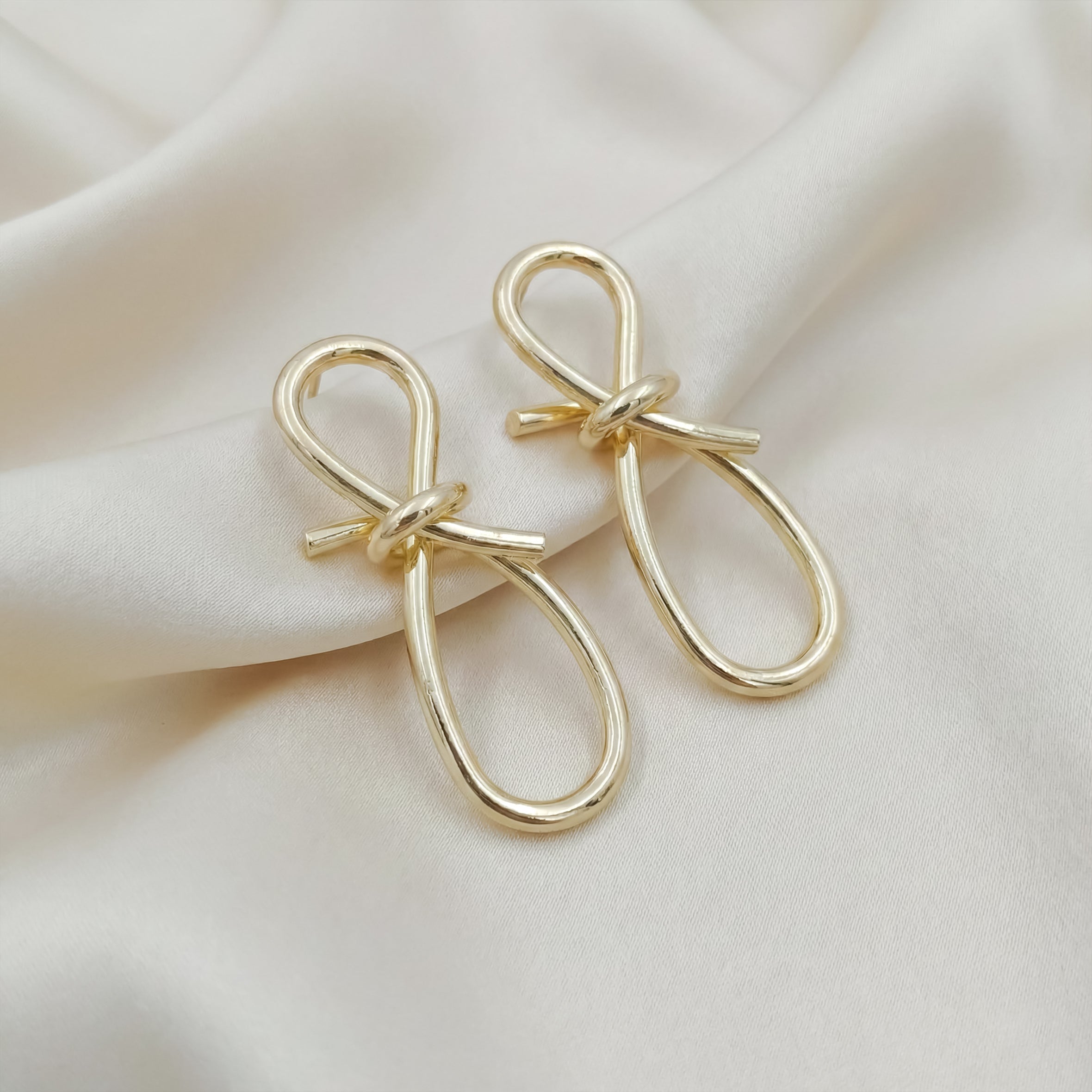 Luxe Knot Loop Drop Earrings