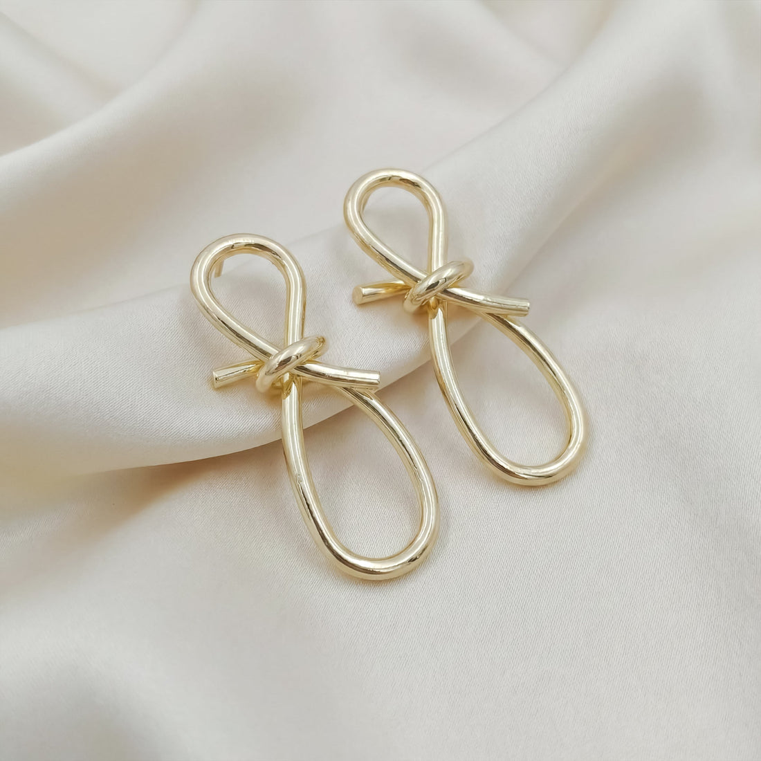 Luxe Knot Loop Drop Earrings