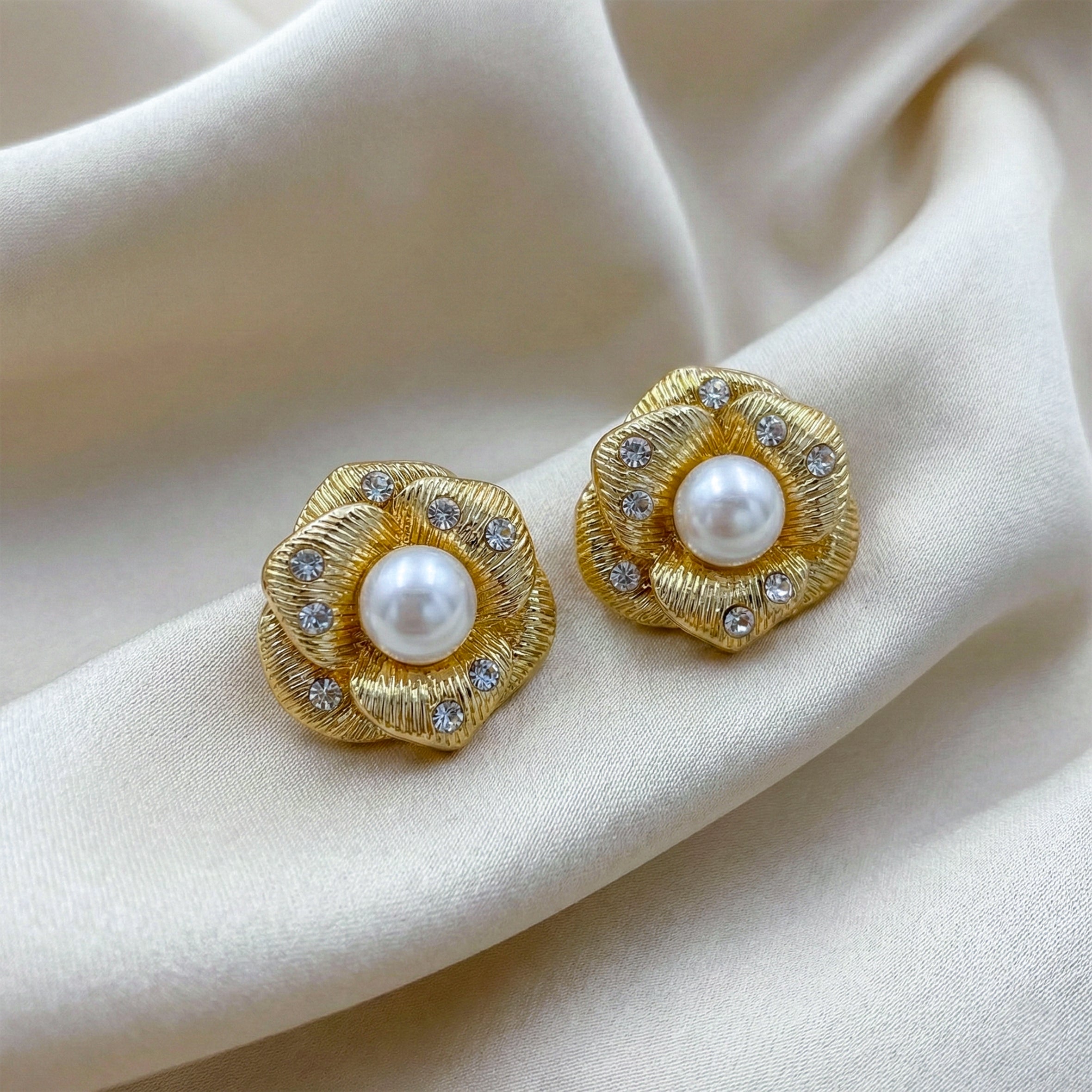 Queen’s Bloom Pearl Earrings