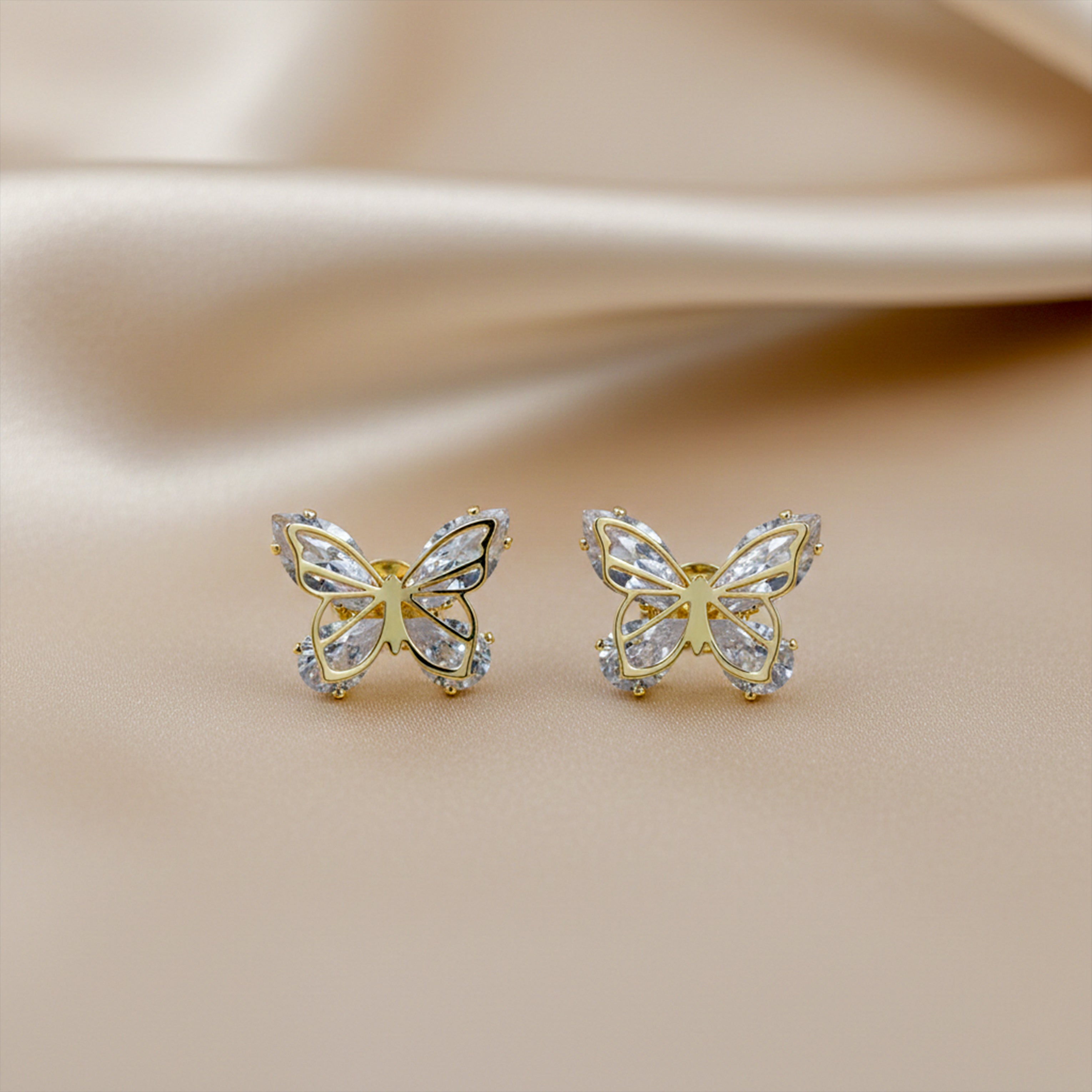 Heer Titli Sparkle Stud Earrings