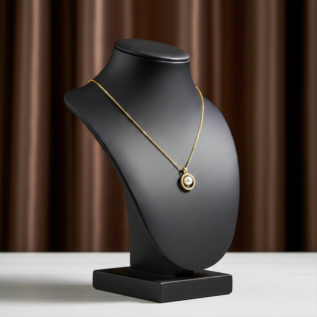 Classic Pearl & Gold Chain Necklace