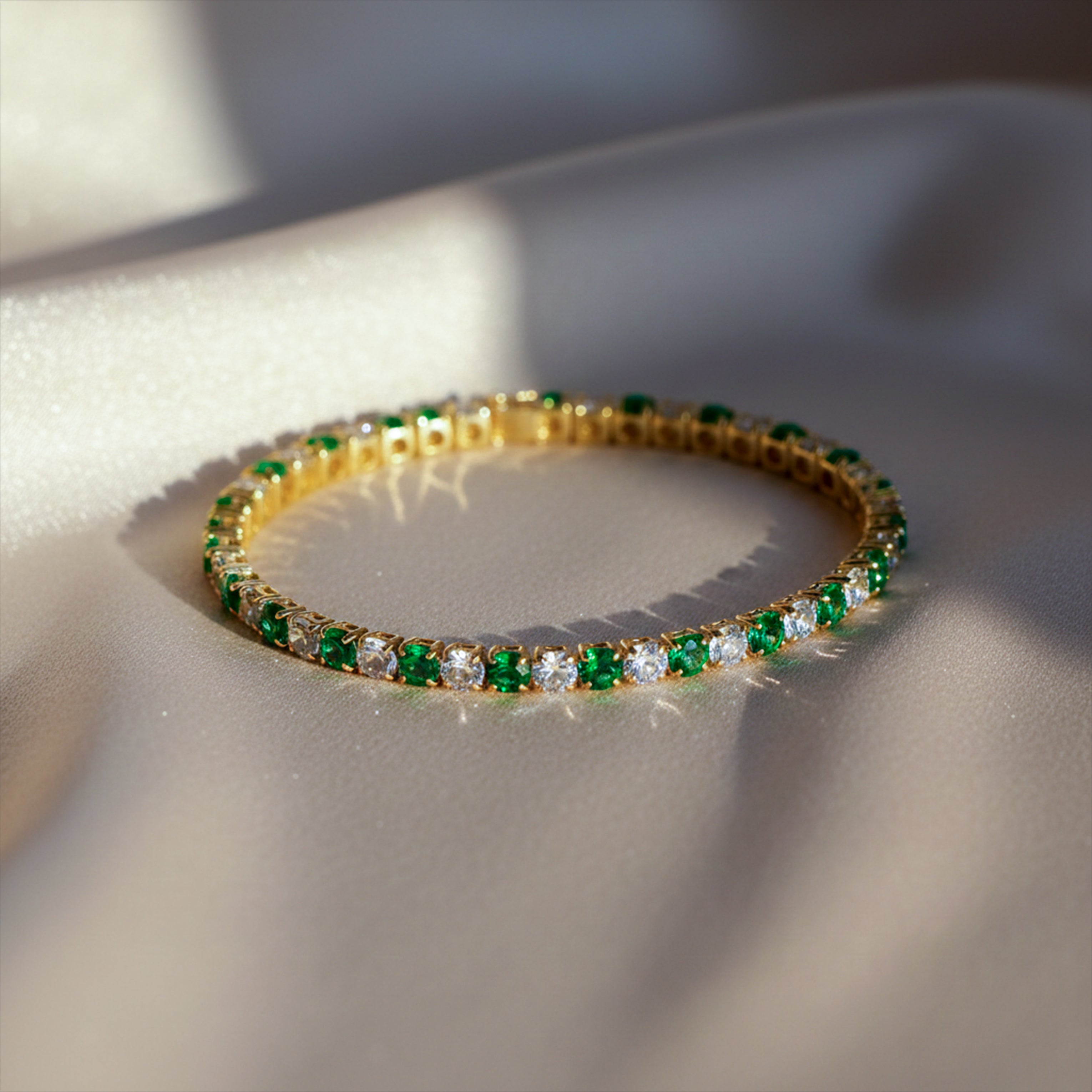 Zenvia Emerald Glow Bracelet