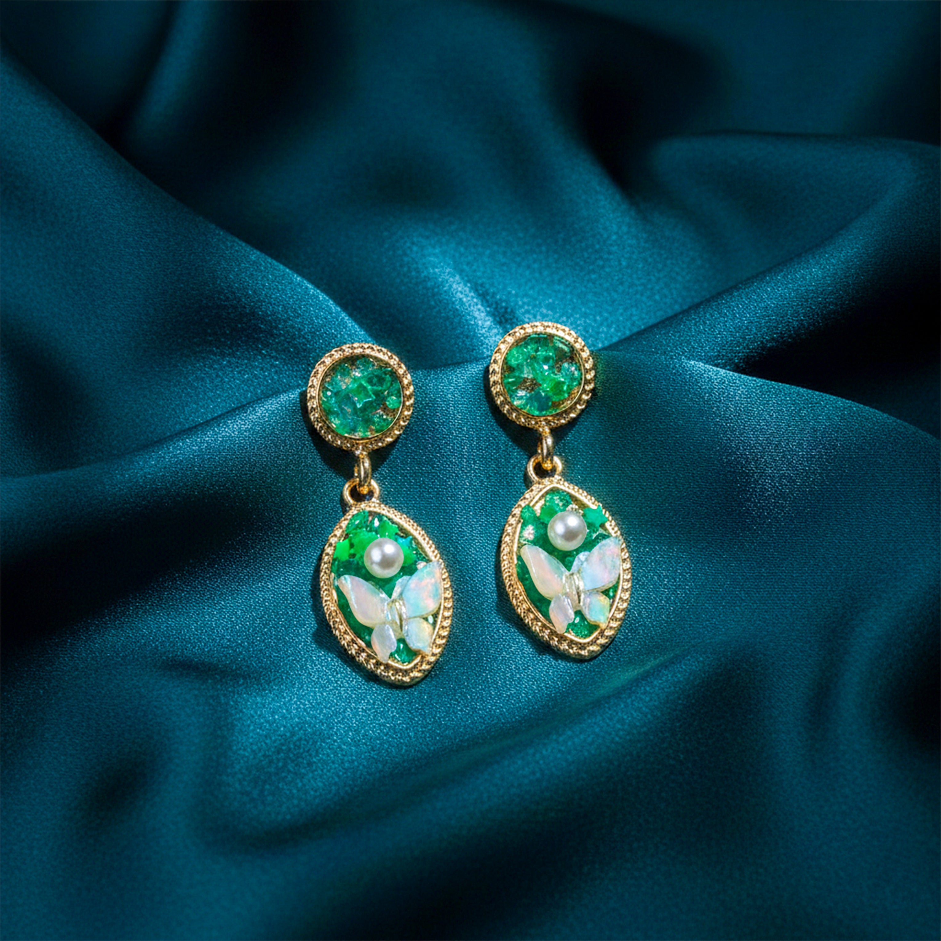 Luxe Botanical Emerald Pearl Earrings