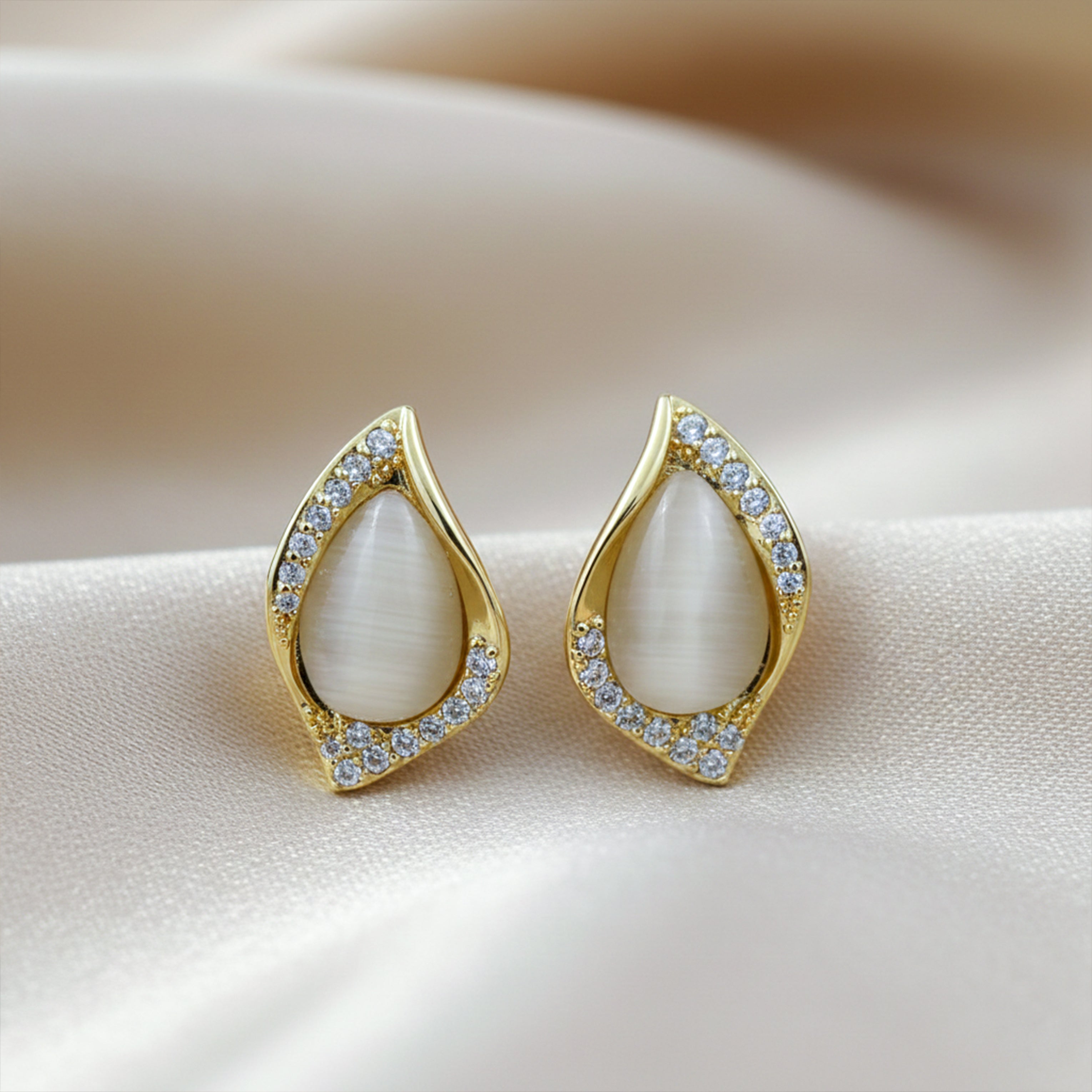 Cat Eye Teardrop Earrings