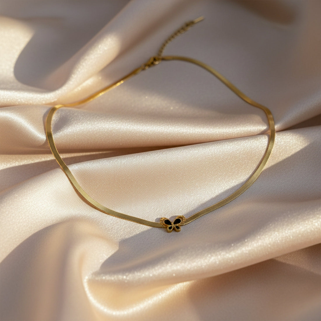 Dainty Minimal Flower Gold Chain Necklace