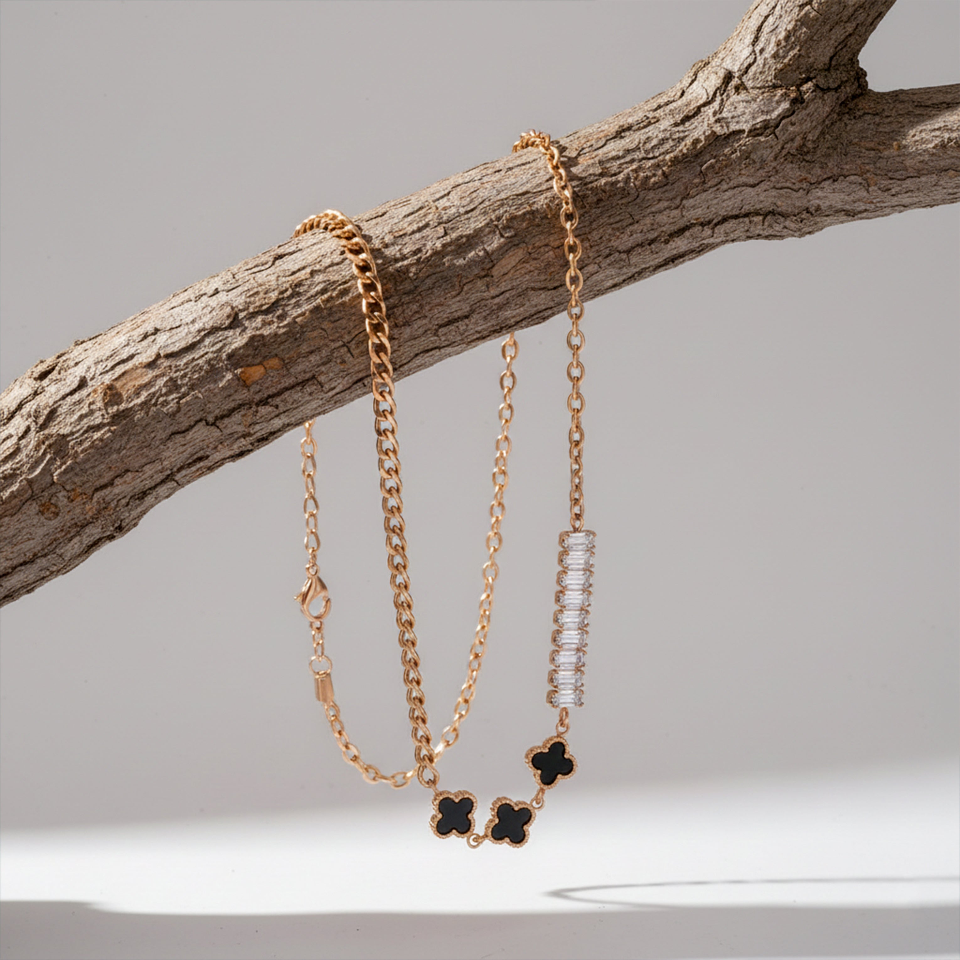 Clover Black Necklace