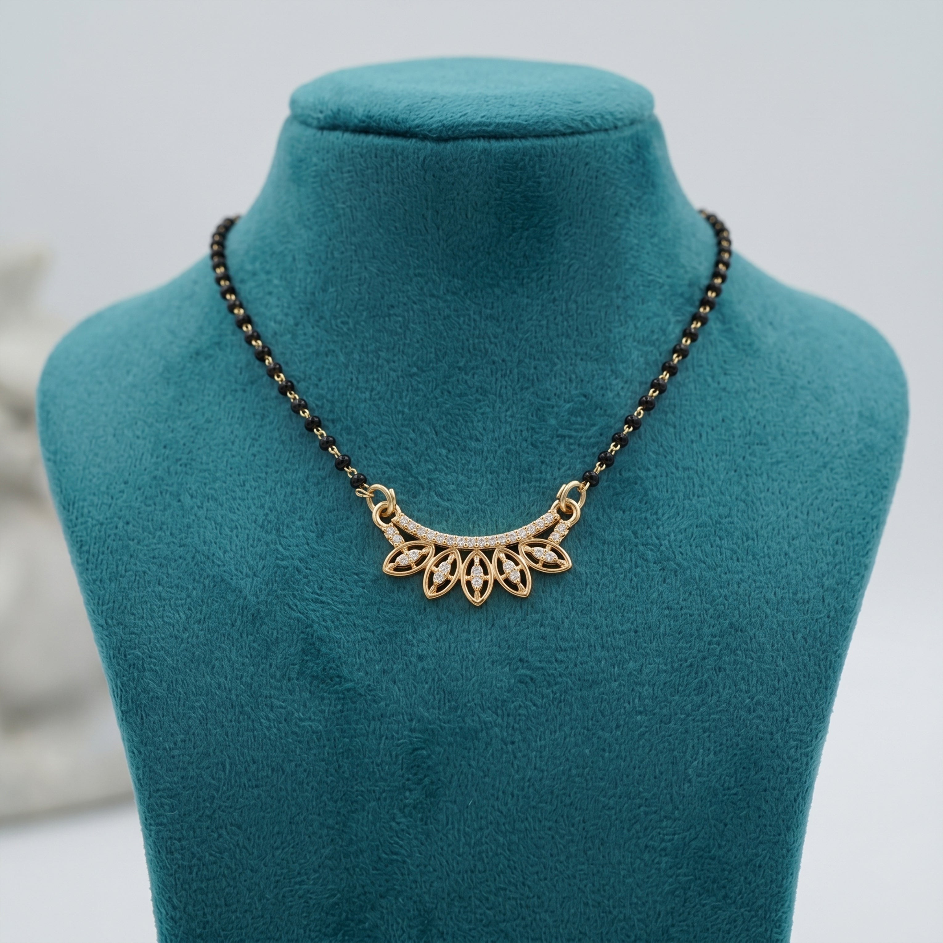 Divya Patra Mangalsutra