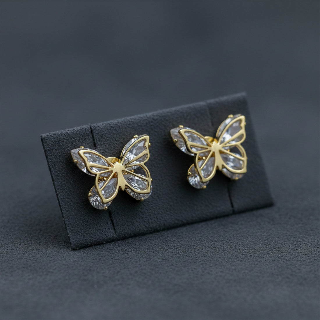 Heer Titli Sparkle Stud Earrings