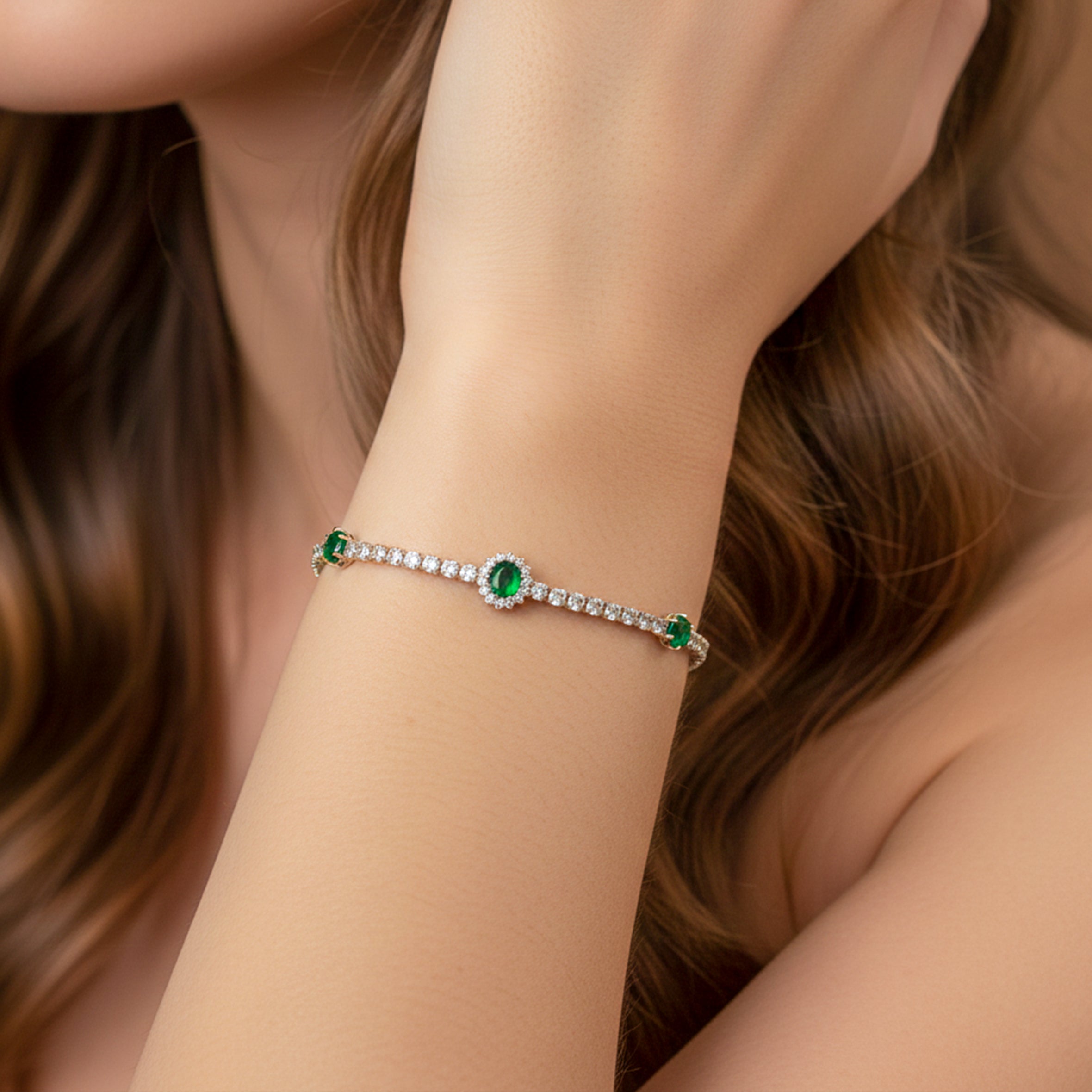 Zenvy Emerald Luxe Chain Bracelet