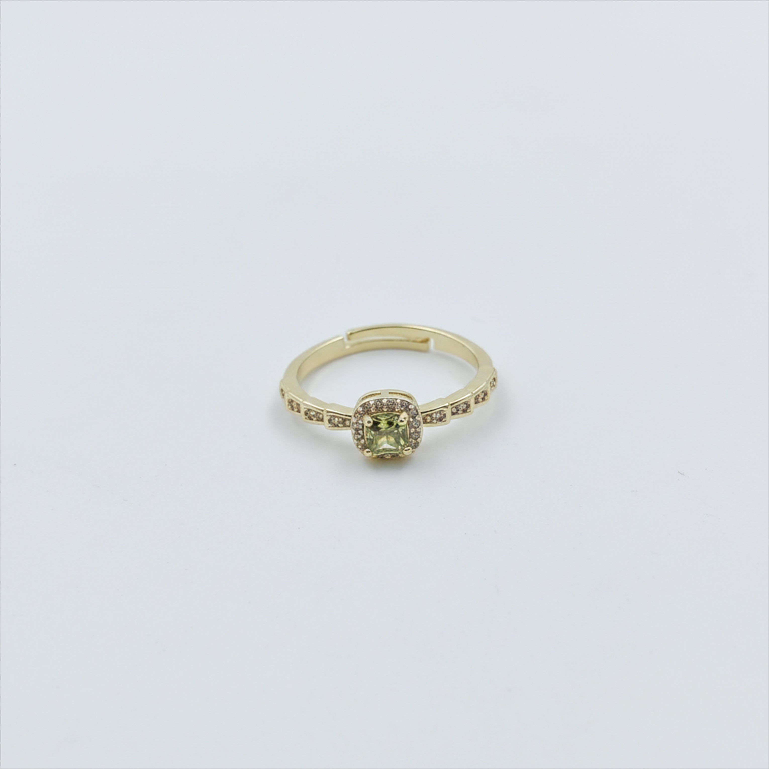 Royal Aura Diamond Engagement Ring