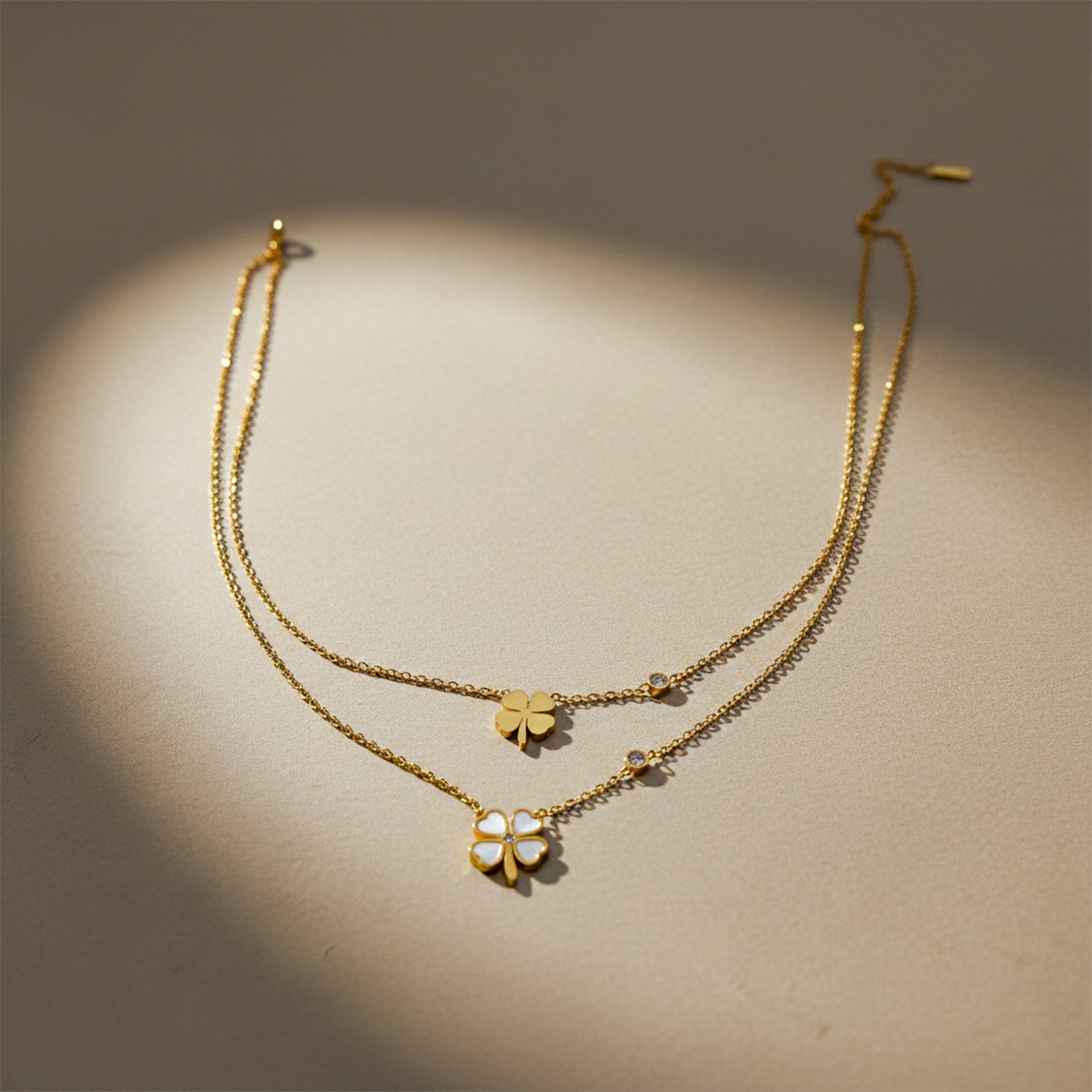 Minimal Clover Pendant Layered Necklace