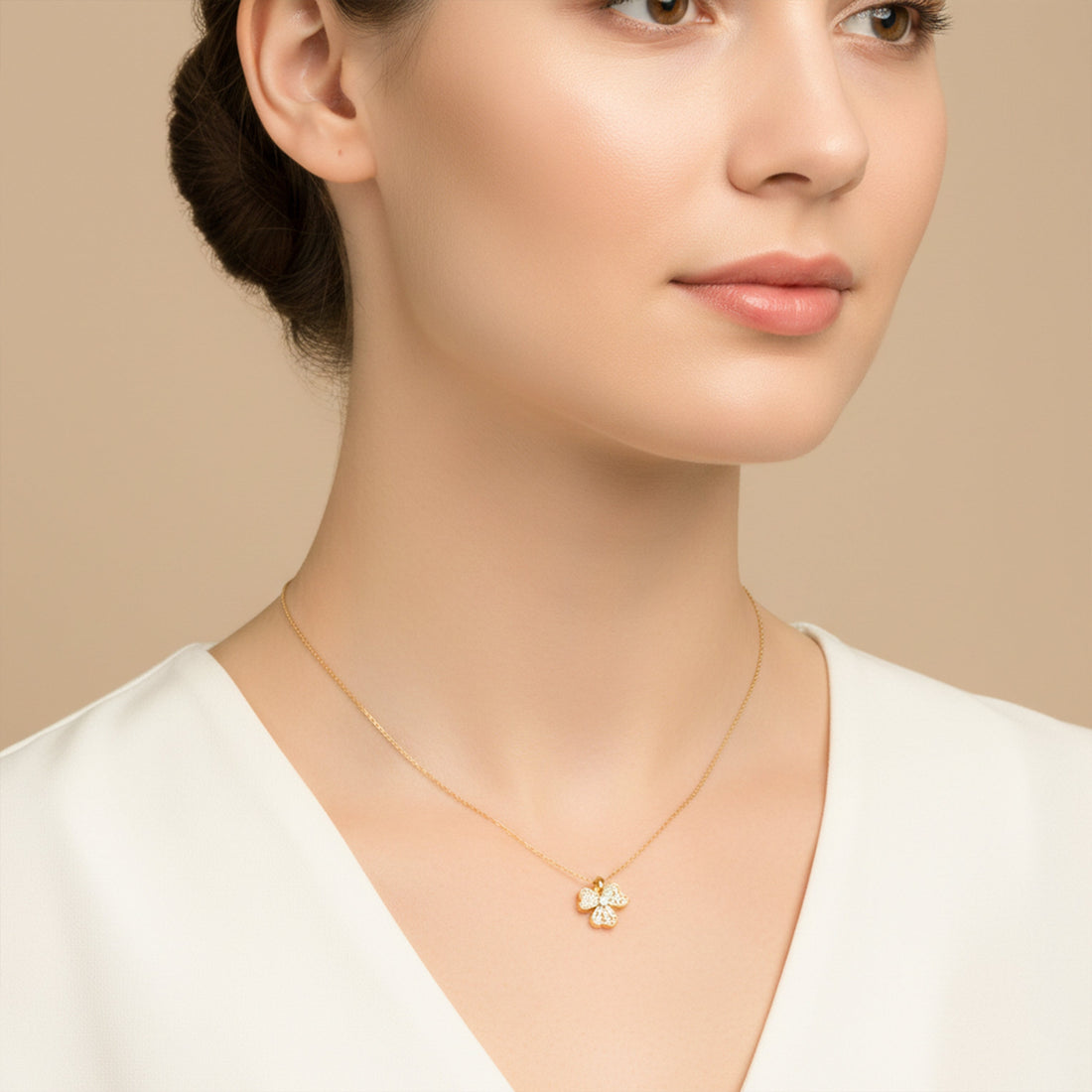 Dainty Gold Flower Pendant Necklace