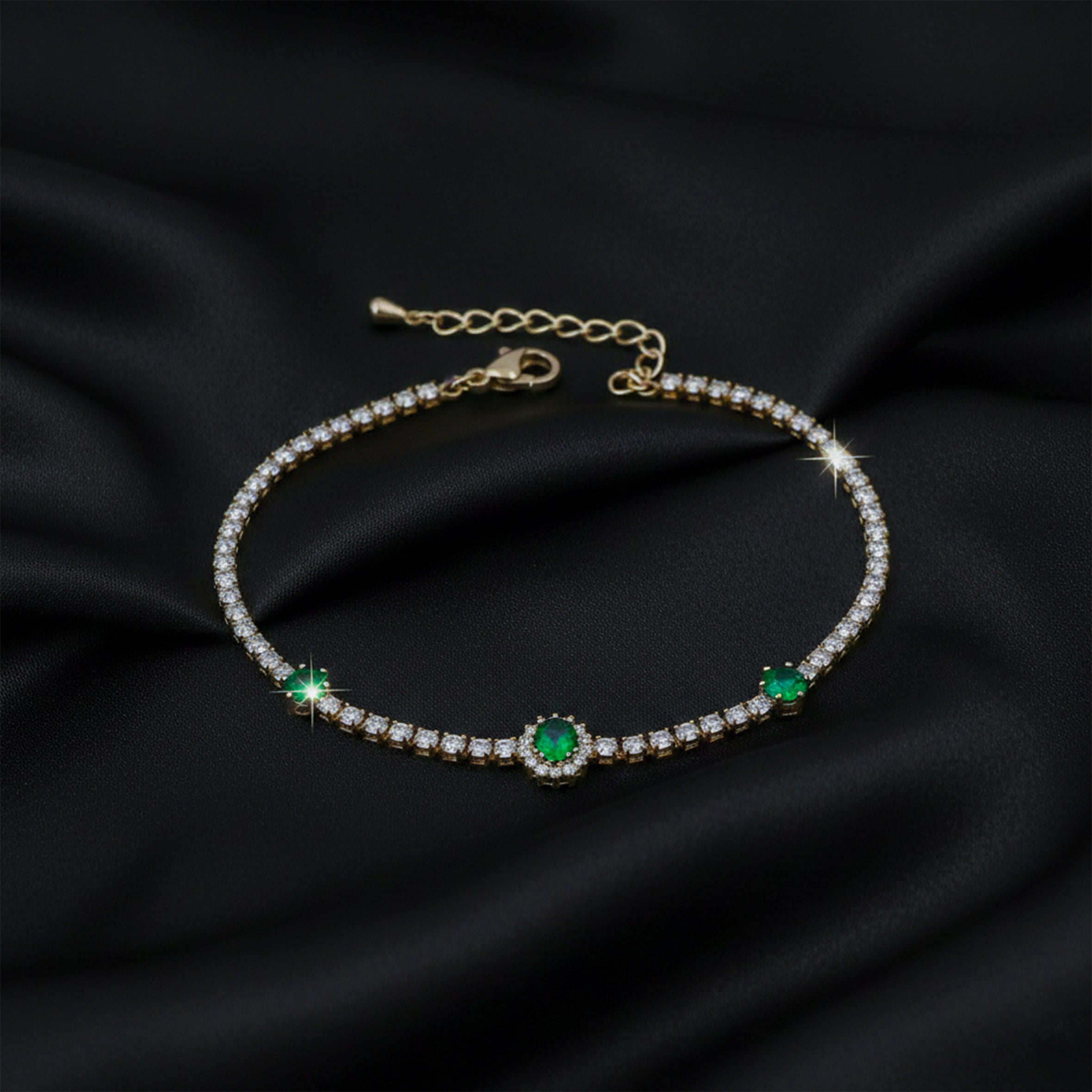 Zenvy Emerald Luxe Chain Bracelet