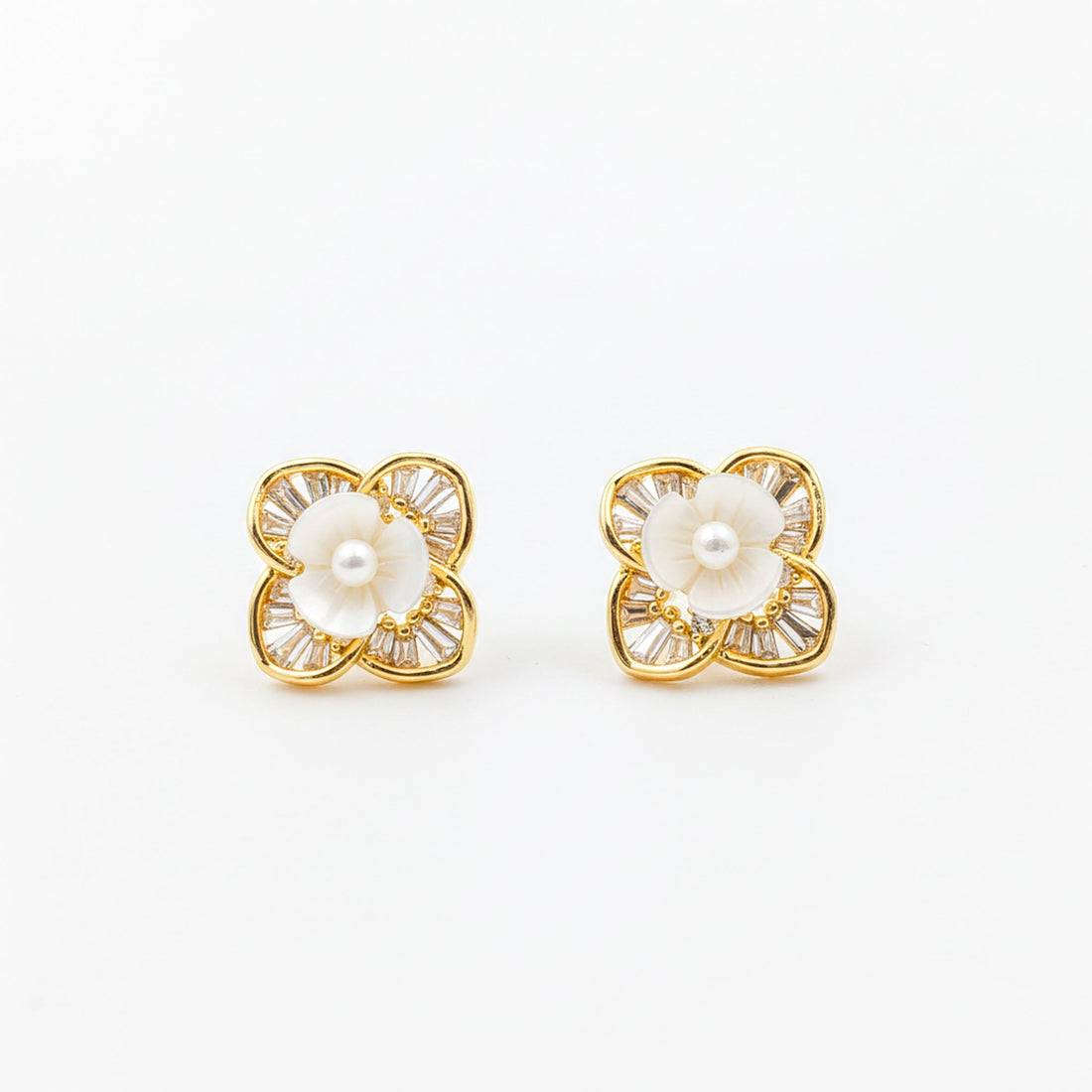 Eterna Bloom Pearl Stud Earrings
