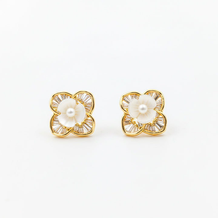 Eterna Bloom Pearl Stud Earrings