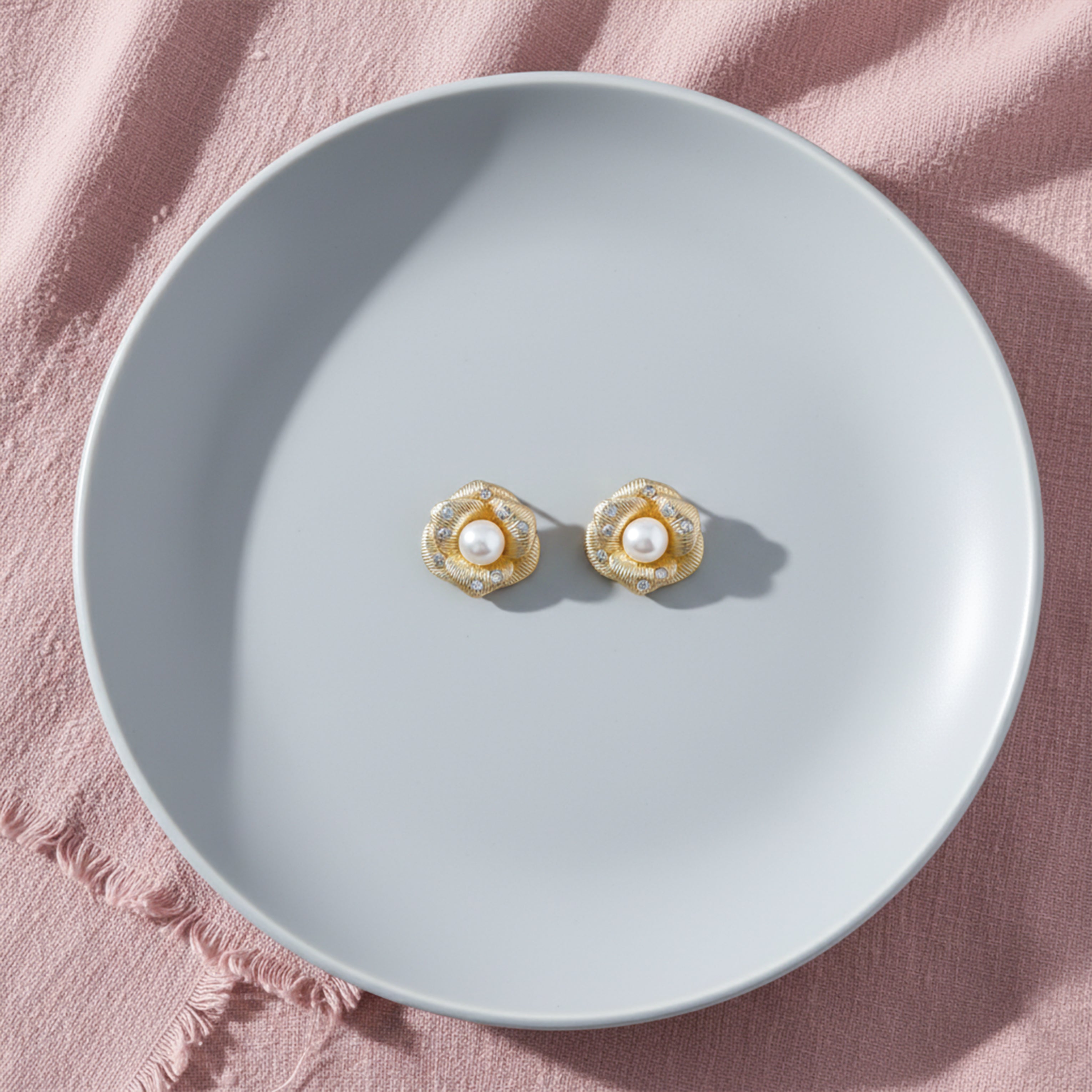 Queen’s Bloom Pearl Earrings
