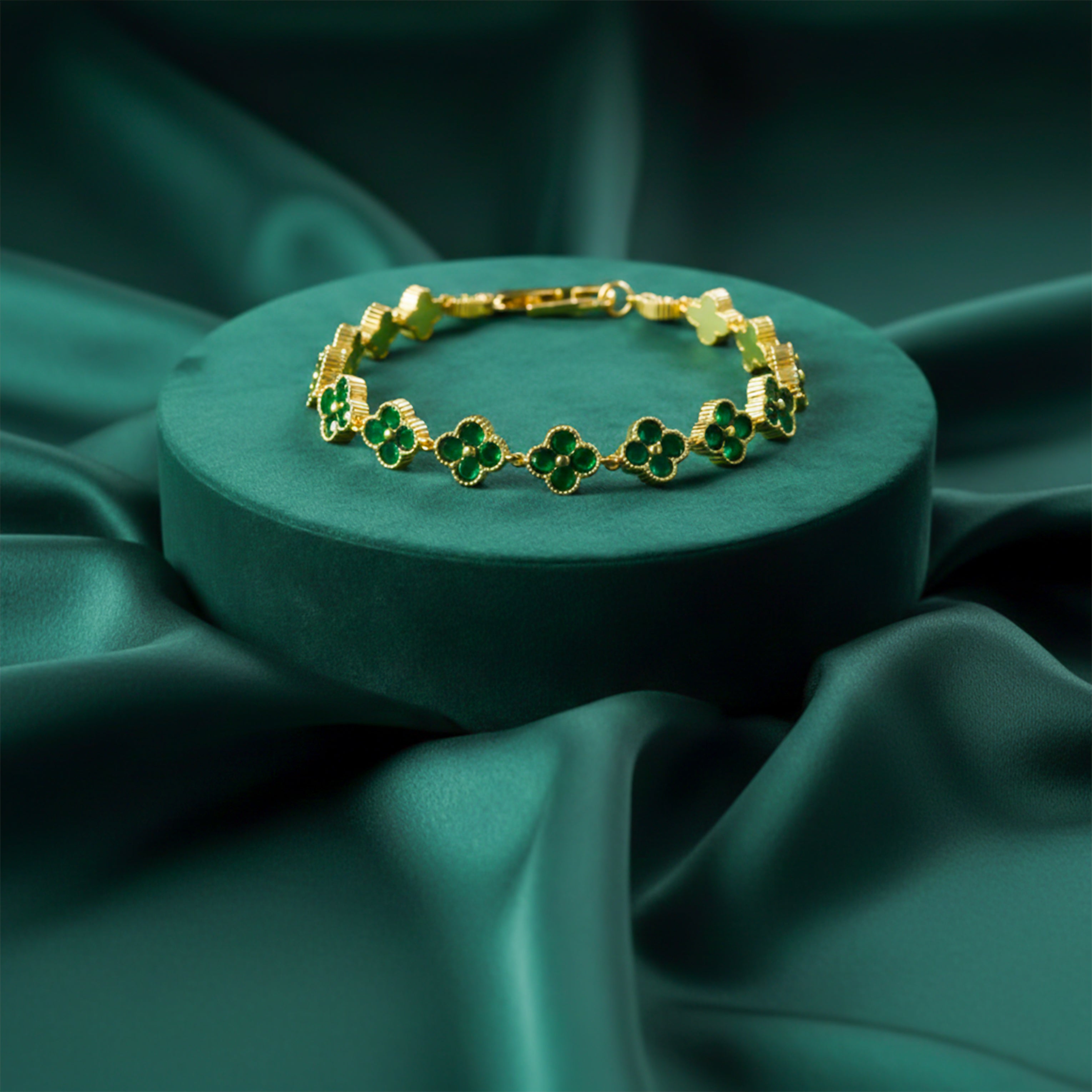 Green Enamel Clover Luxury Bracelet