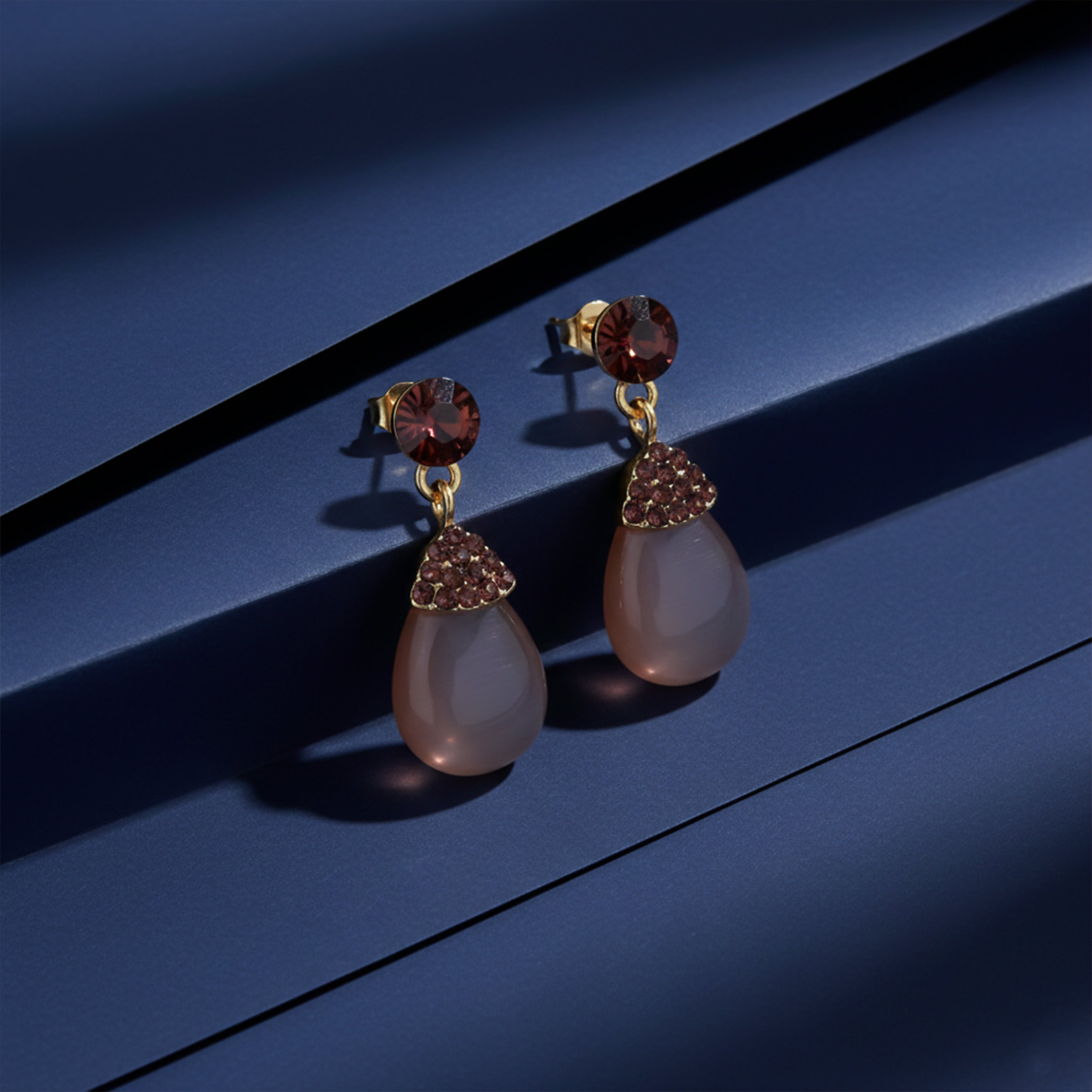 Elegant Mauve Pearl Drop Earrings