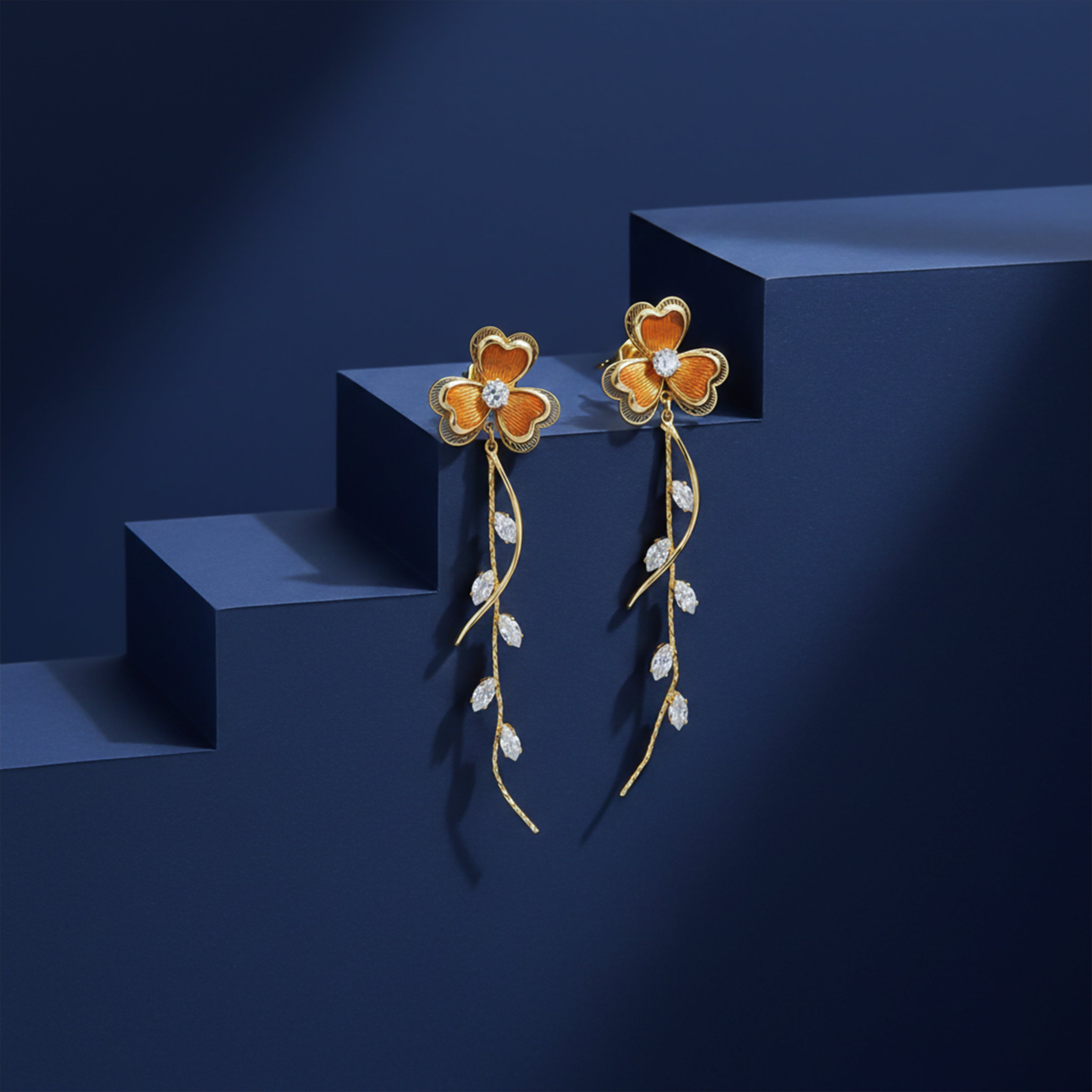 Clover Shine Dangle Earrings