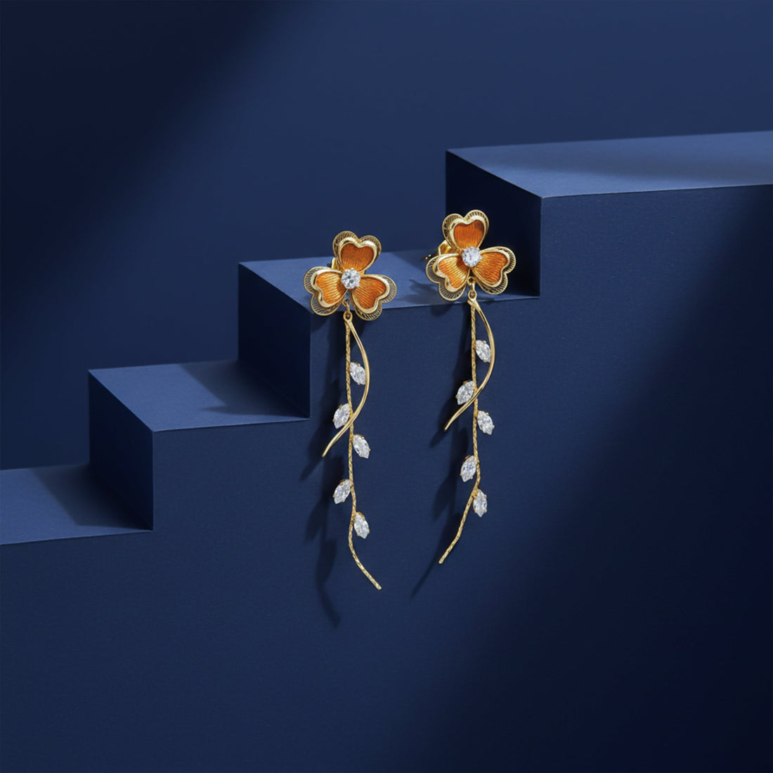 Clover Shine Dangle Earrings