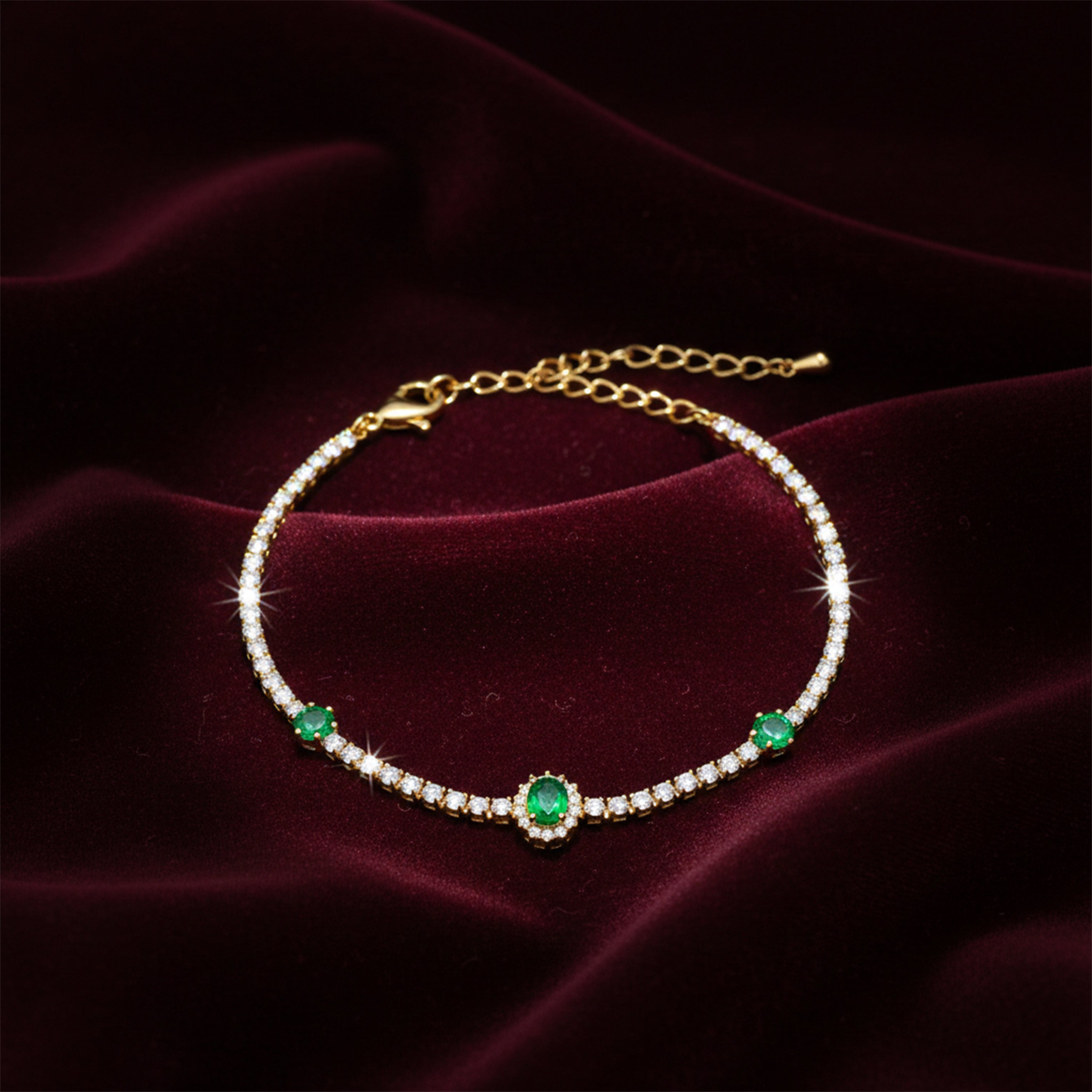 Zenvy Emerald Luxe Chain Bracelet