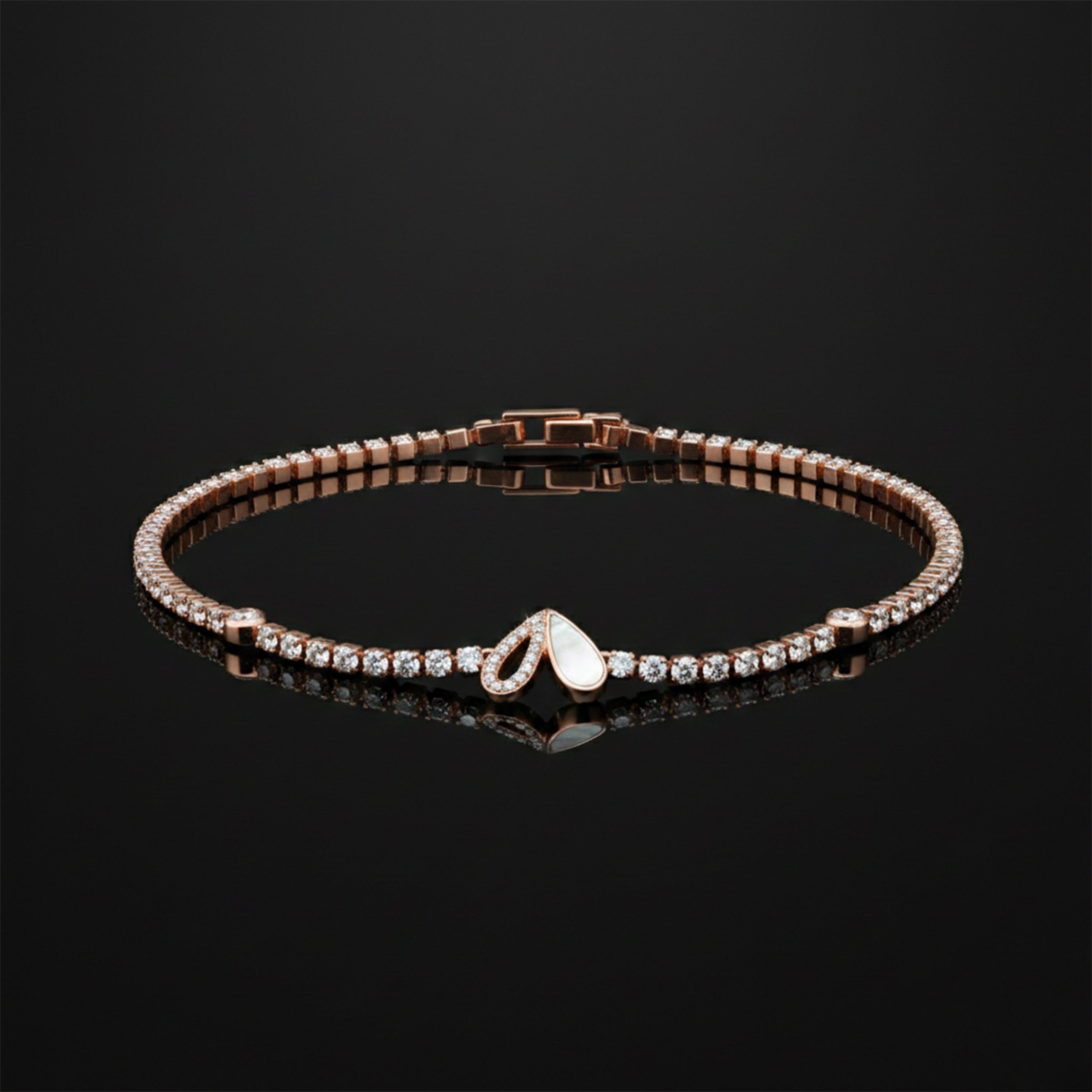 Amore Luxe Heart Bracelet