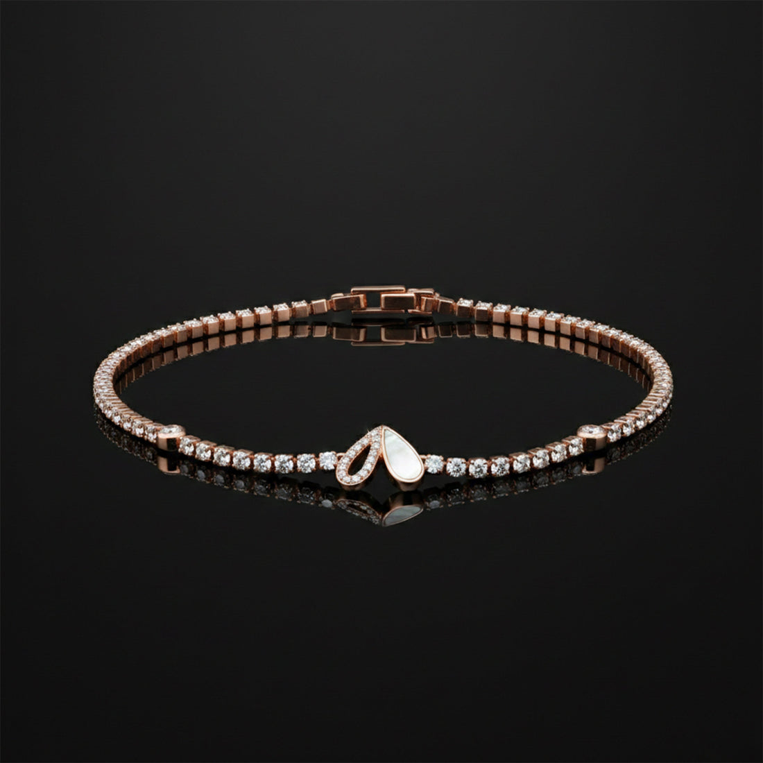 Amore Luxe Heart Bracelet