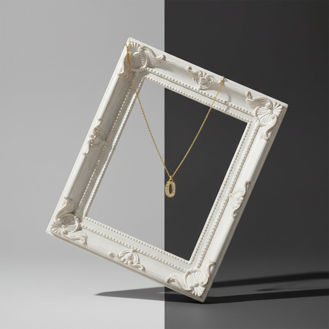Luxe Gold Oval Crystal Pendant Necklace