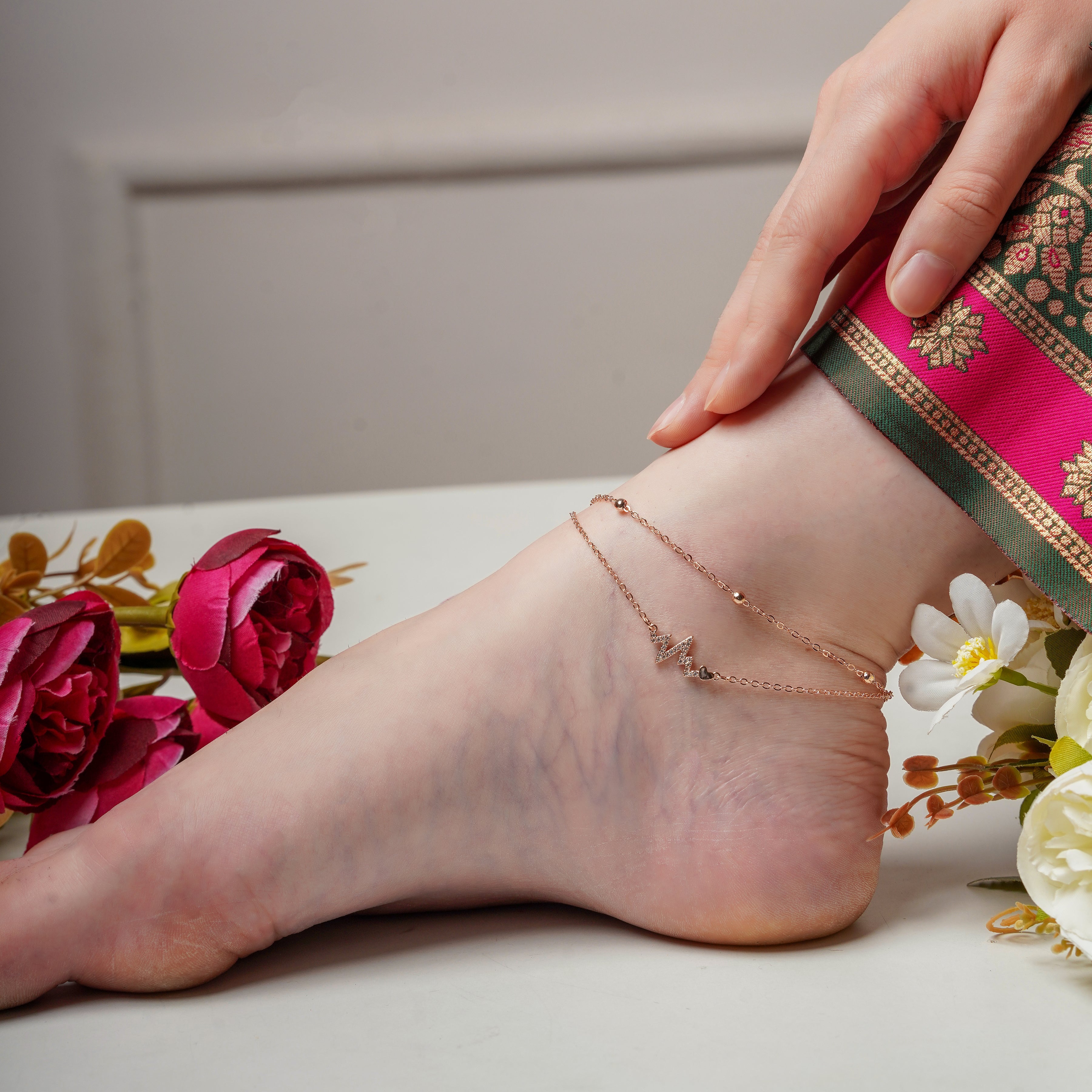 Golden Pulse Minimal Anklet