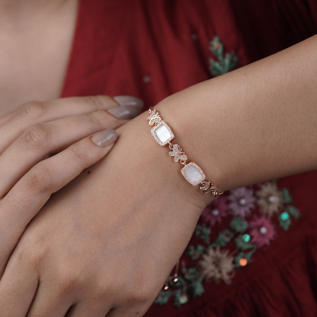 Veloura Elegance Charm Bracelet