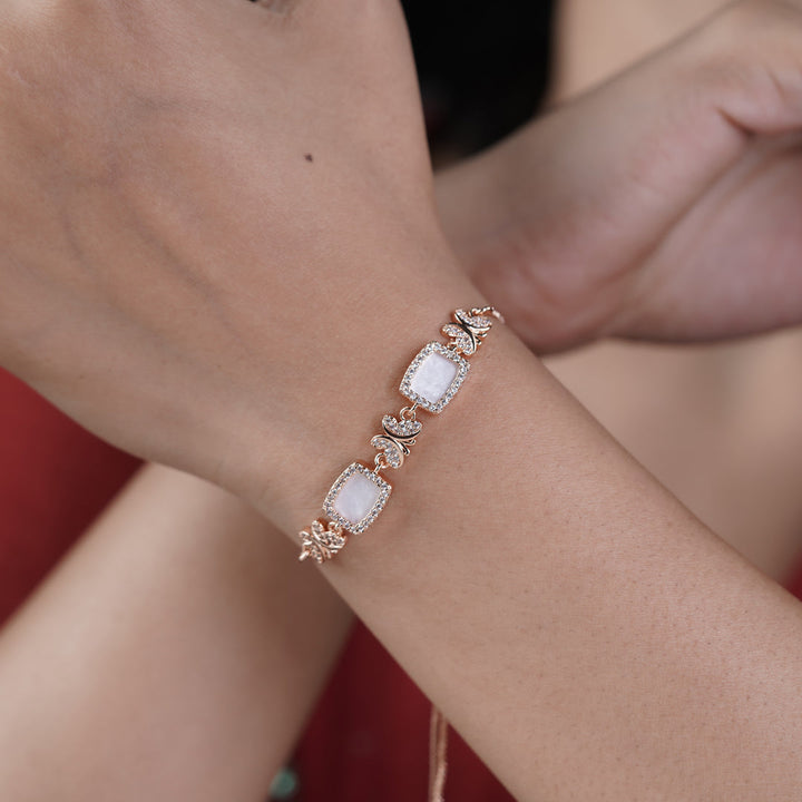Veloura Elegance Charm Bracelet