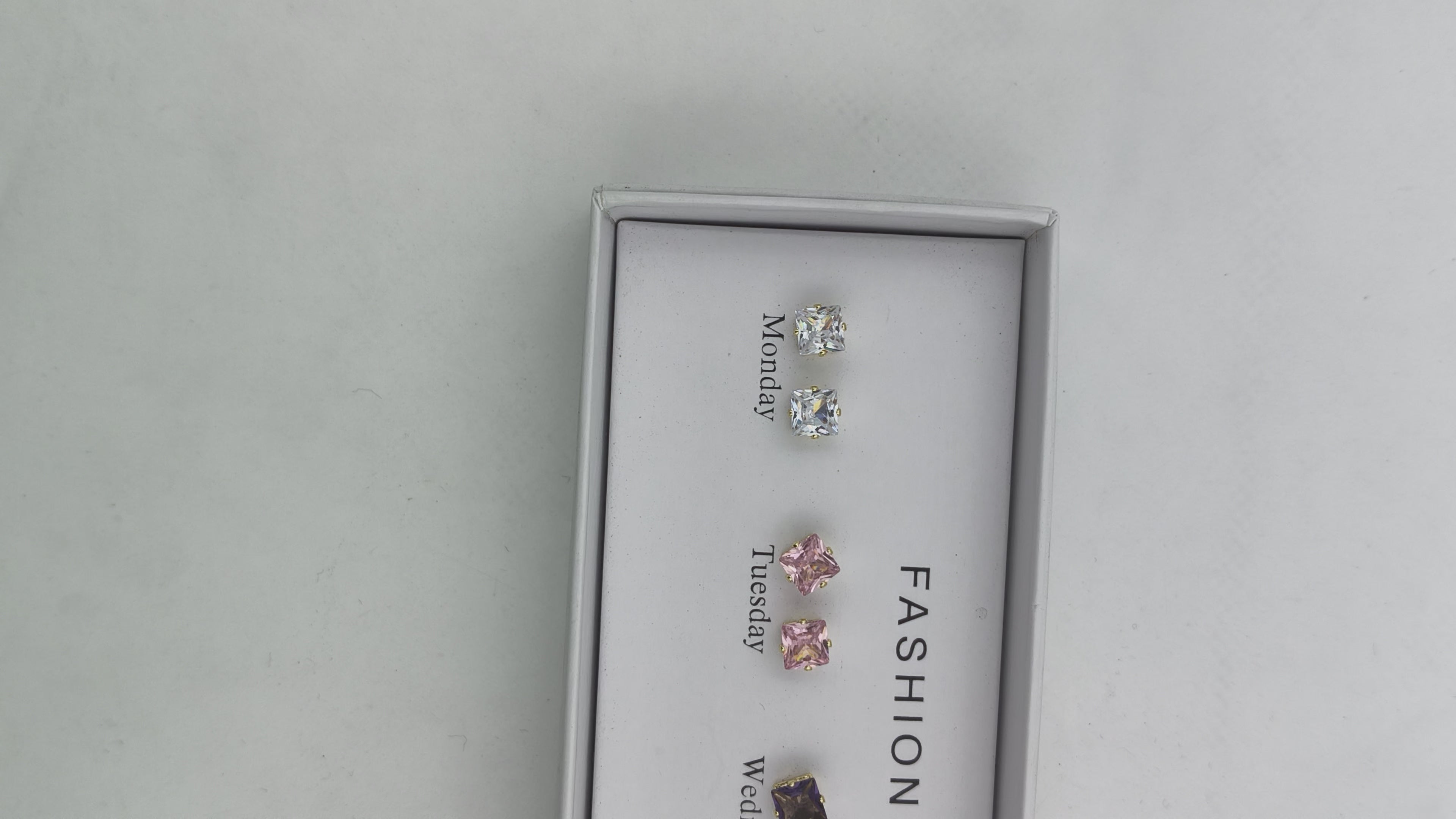 Daily Shine Stud Set
